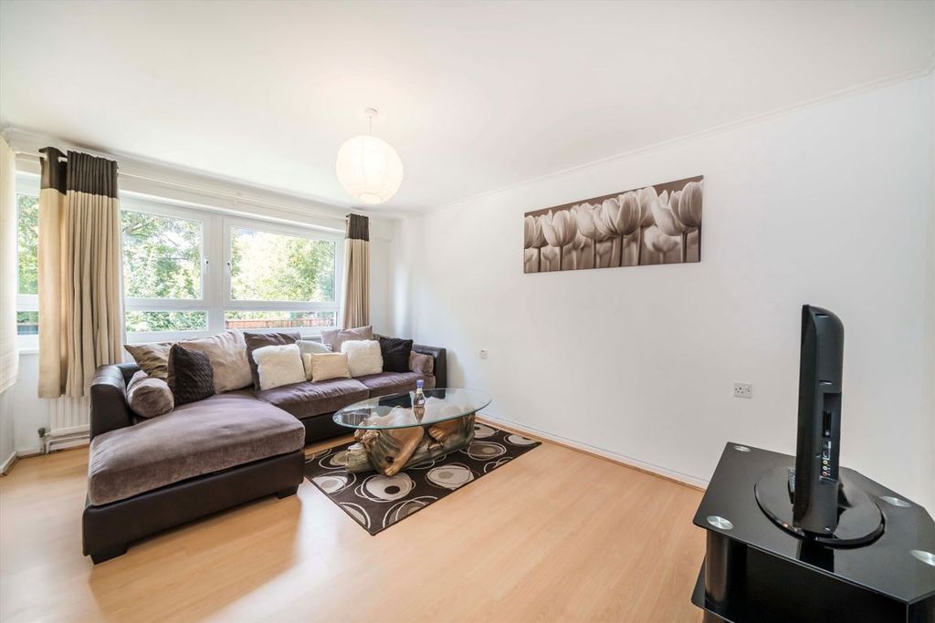 Property photo 2 of 6