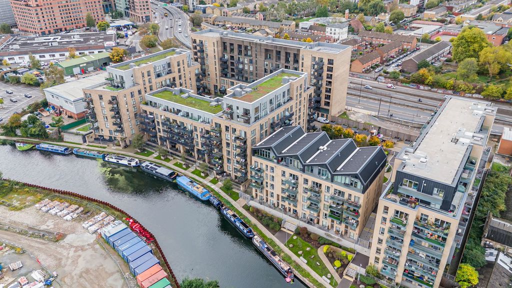 Property photo 1 of 9