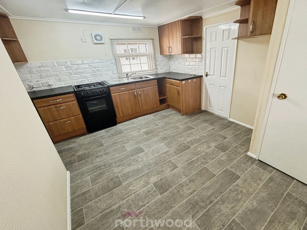 Property photo 3 of 25
