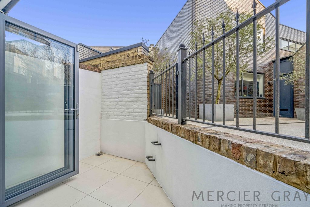 Property photo 3 of 17 Photo 3
