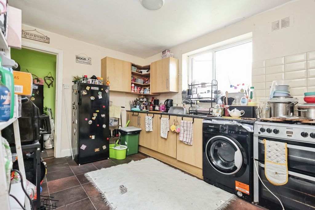 Property photo 3 of 24 Pbox-Img.Jpg