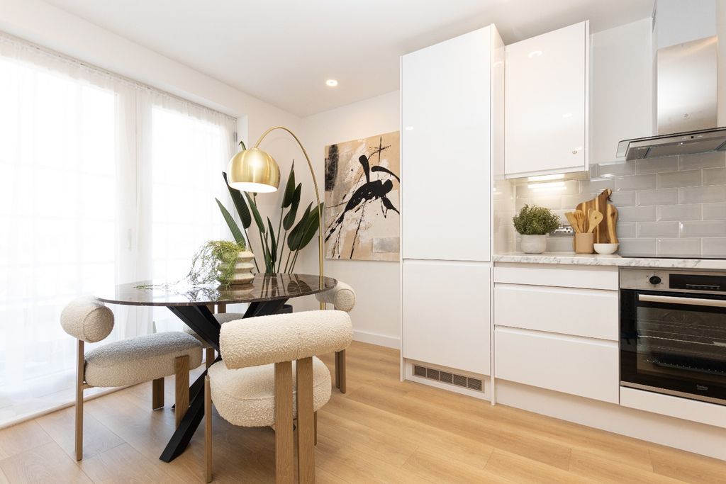 Property photo 2 of 18 5006591