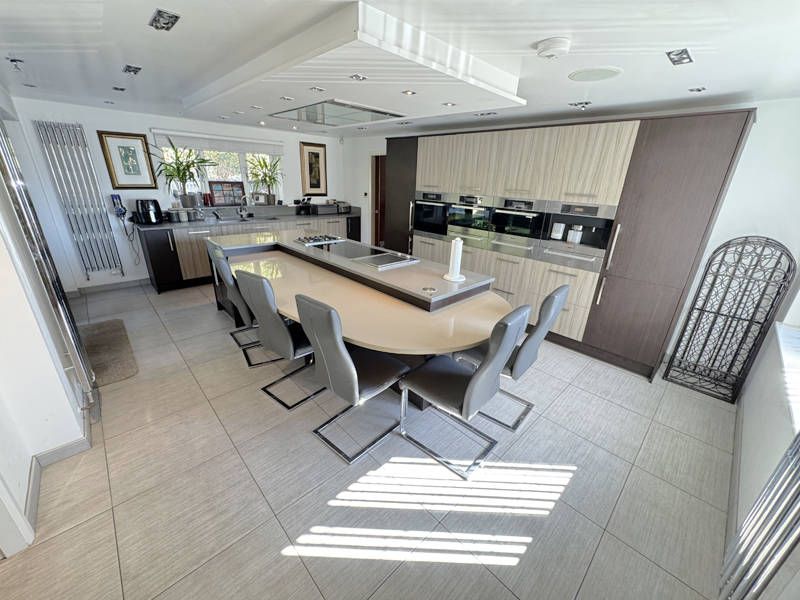 Property photo 2 of 45 Family Dining Kitchen