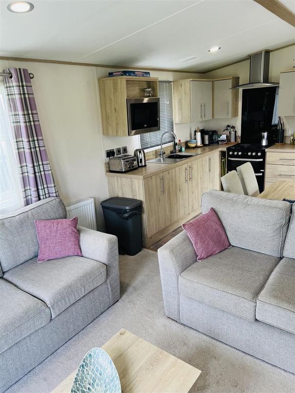 Property photo 2 of 45 6Web2.Jpg