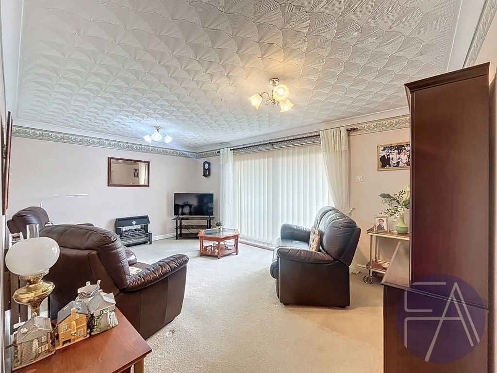 Property photo 2 of 13 4683723