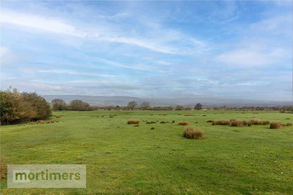 Property photo 3 of 23 Views