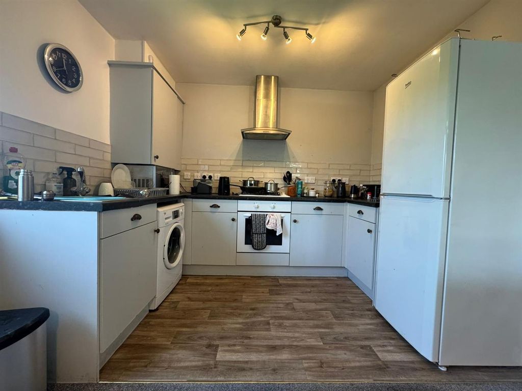 Property photo 2 of 7 Kitchen.Jpg