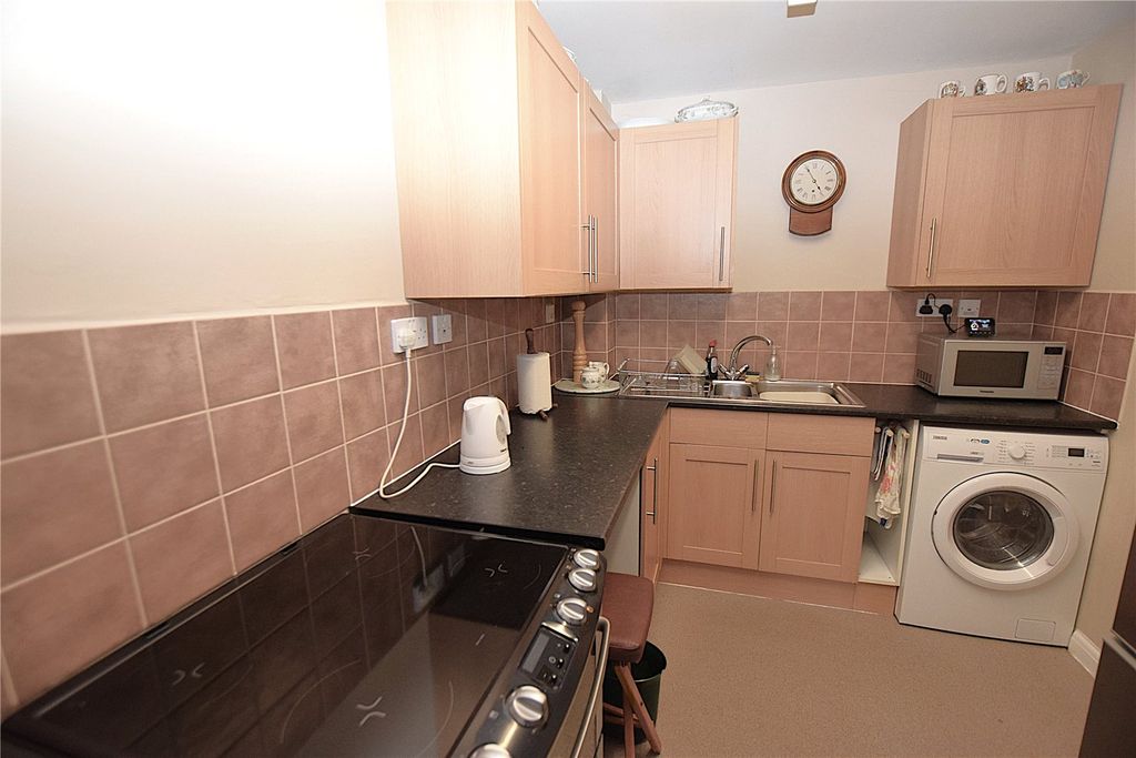 Property photo 3 of 7 Picture No. 12