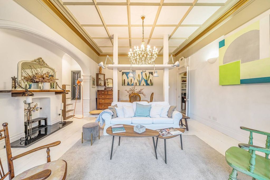 Property photo 3 of 26