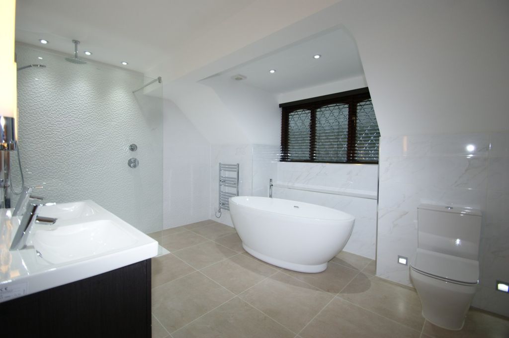 Property photo 2 of 13 En-Suite