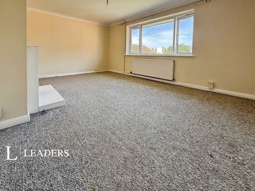 Property photo 2 of 14 Living Room