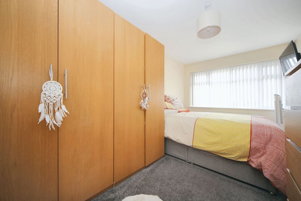 Property photo 3 of 20