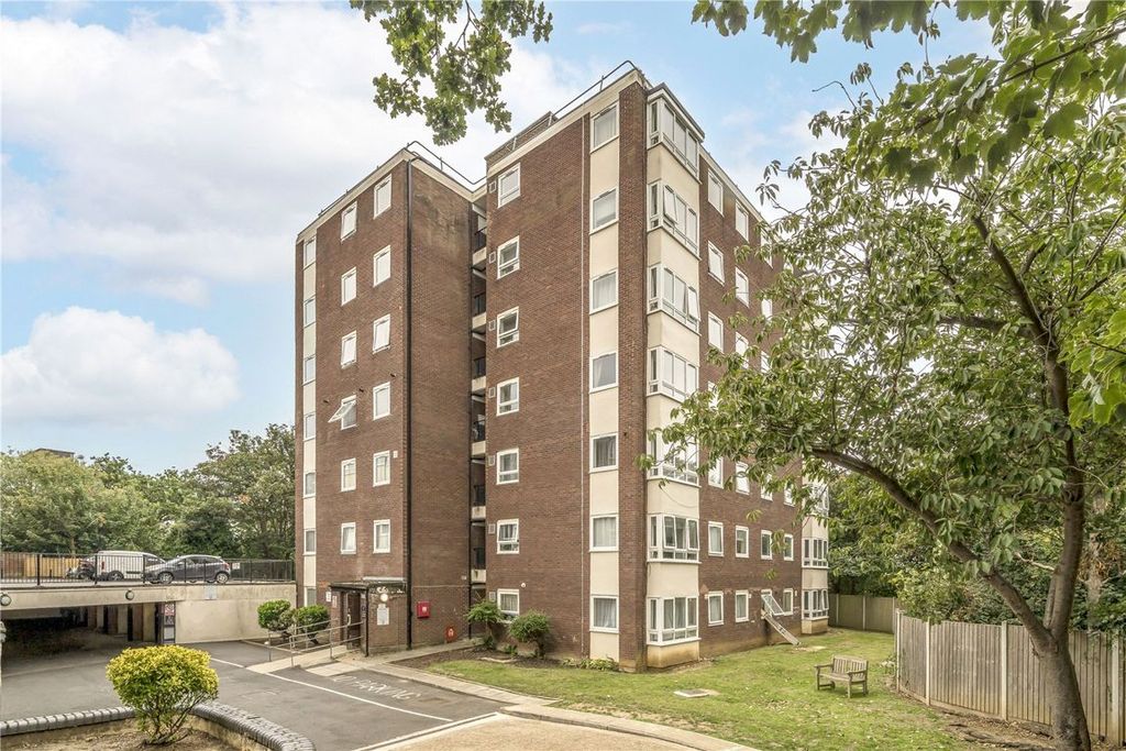 Property photo 1 of 8