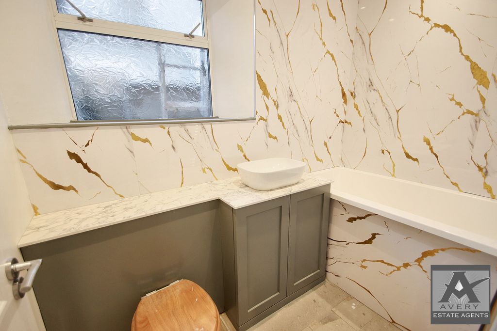 Property photo 3 of 13 Gallery