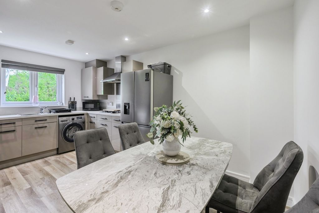 Property photo 2 of 18 Pbox-Img.Jpg