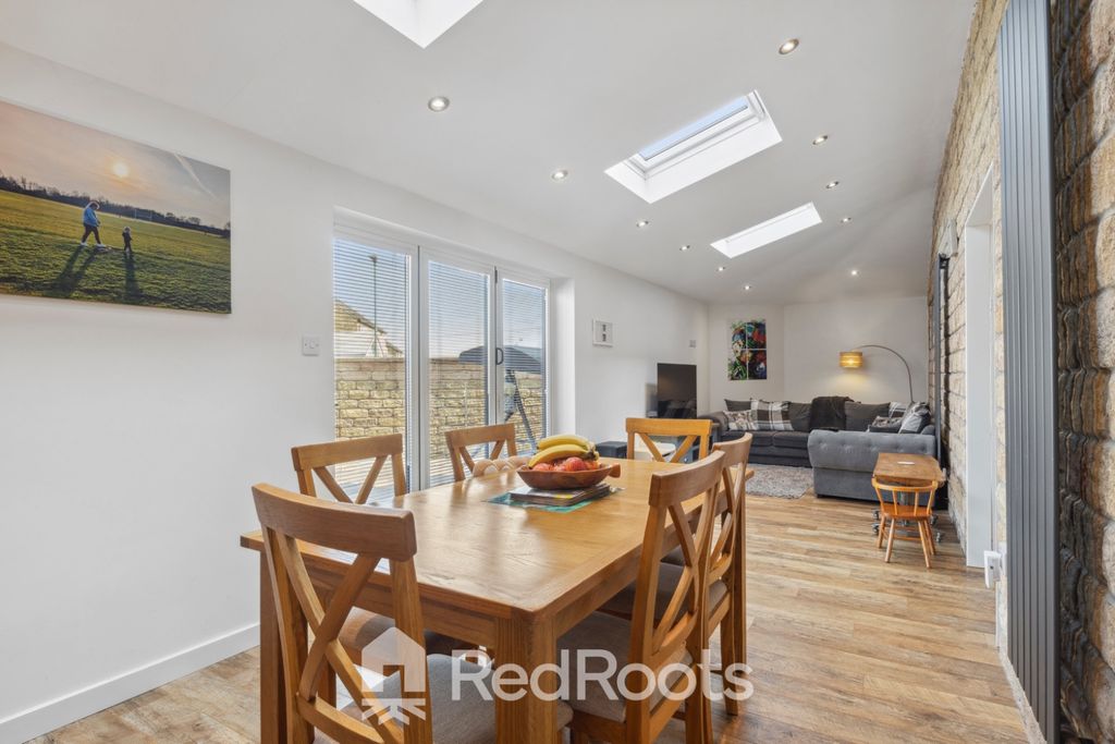 Property photo 2 of 25 4236764