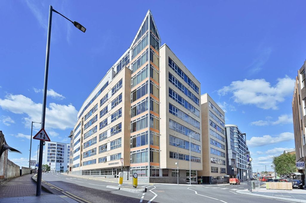 Property photo 2 of 8