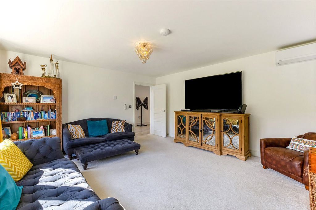 Additional image 8 of 4 bed detached house for saleOak Farm Close, Ascot, Berkshire SL5