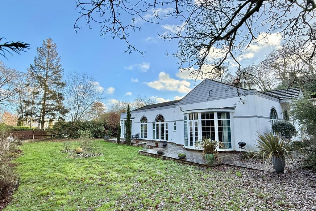 Property photo 3 of 33 Gallery
