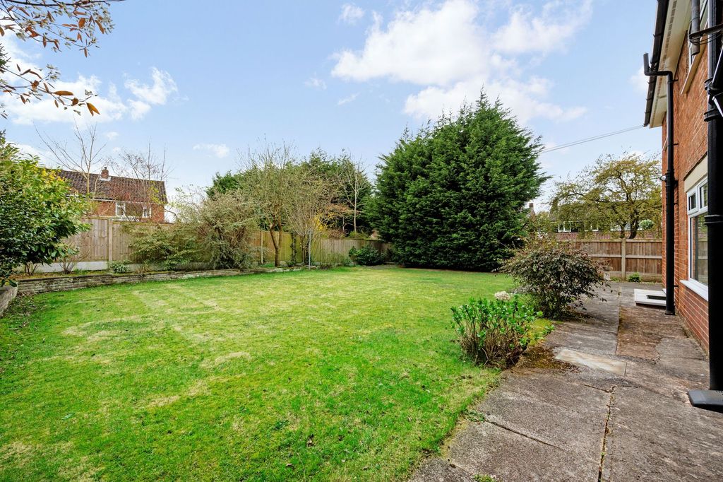 Property photo 2 of 26