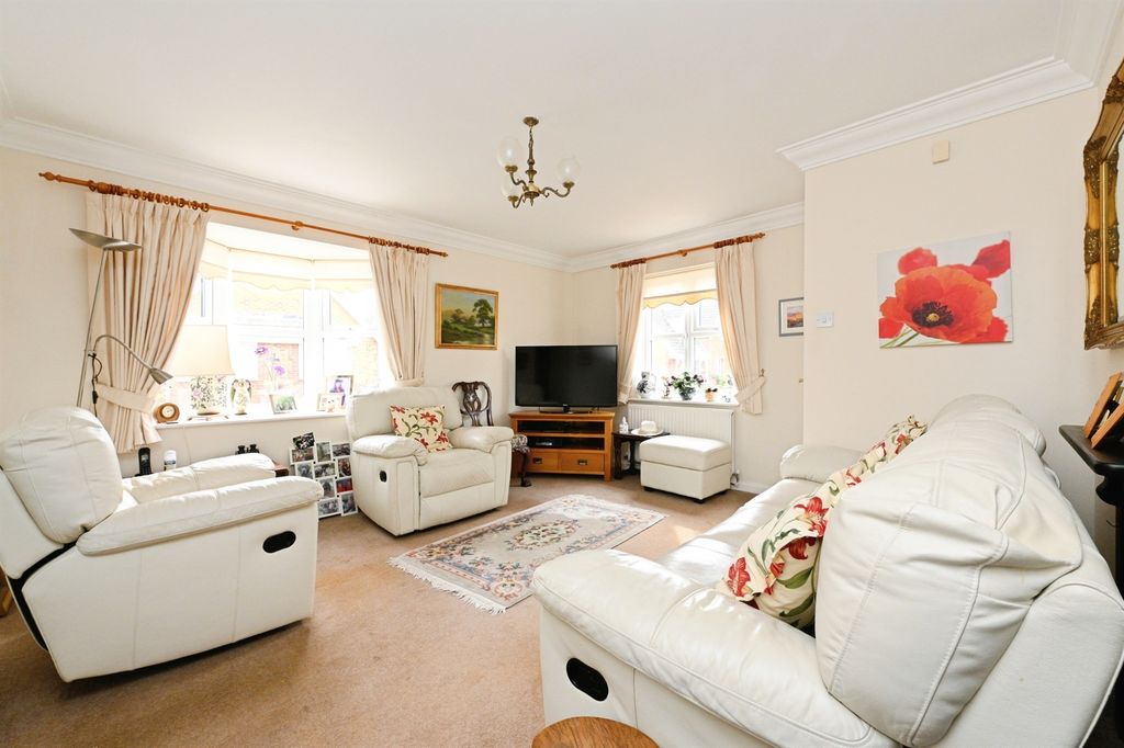 Property photo 2 of 17