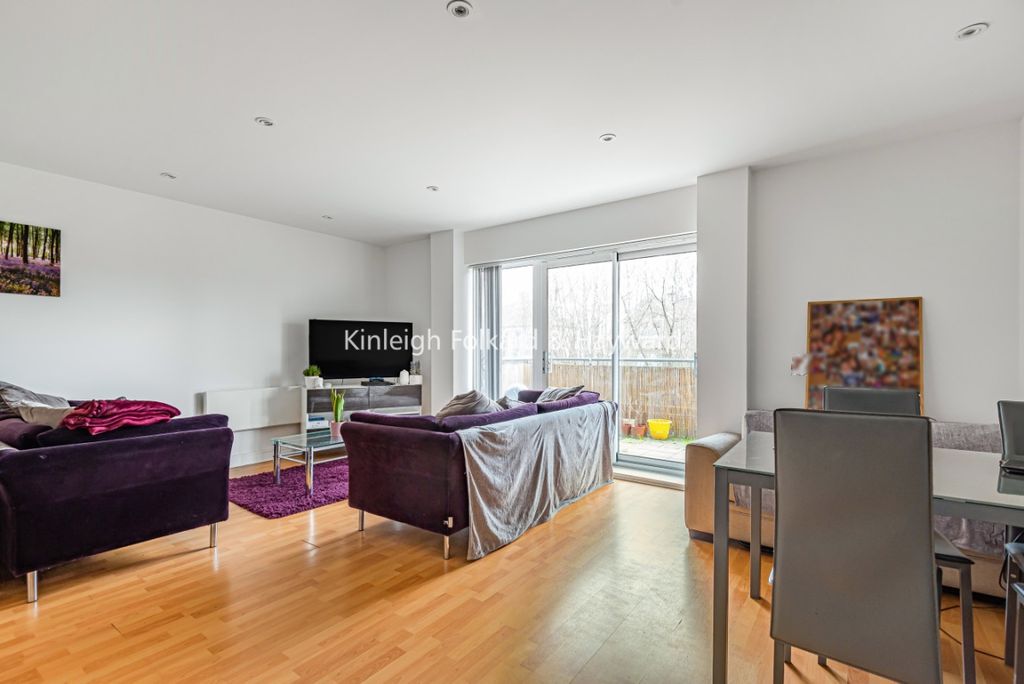 Property photo 1 of 8 Reception