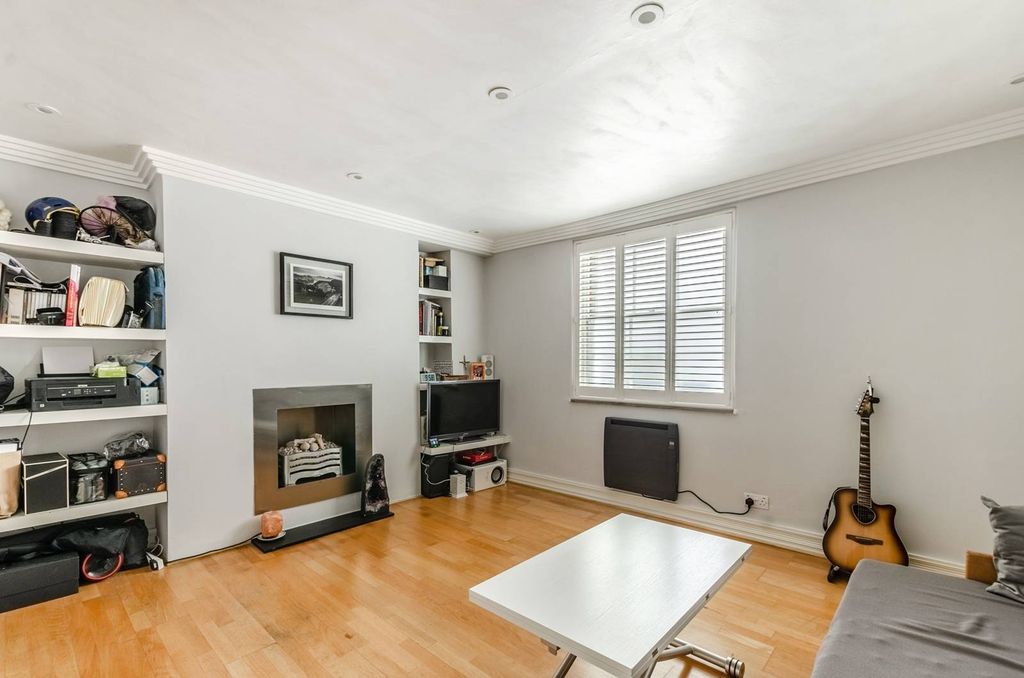 Property photo 1 of 6