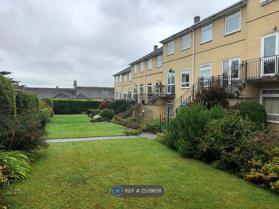 Property photo 3 of 18 The Gardens