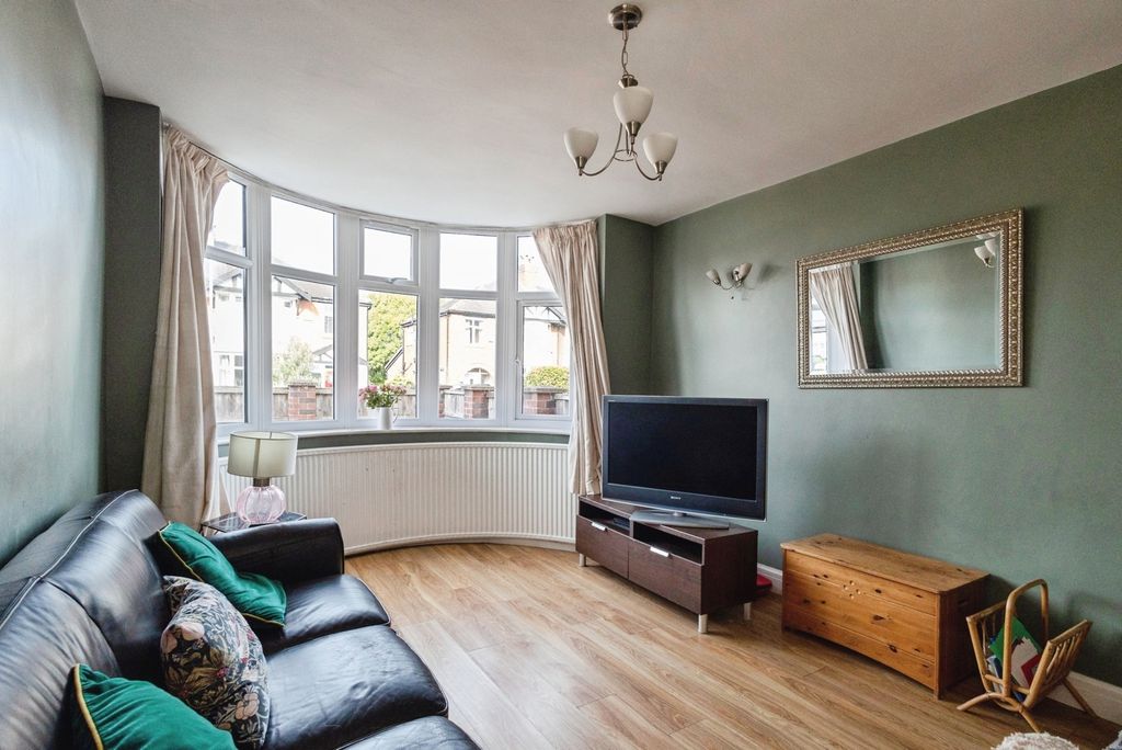 Property photo 3 of 24 Pbox-Img.Jpg