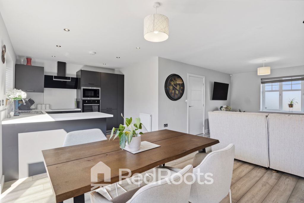 Property photo 2 of 25 4993642