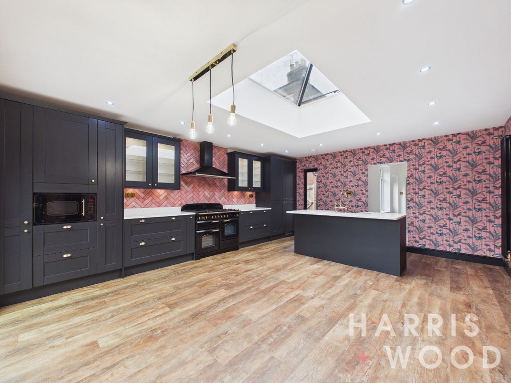 Property photo 2 of 38 4671032