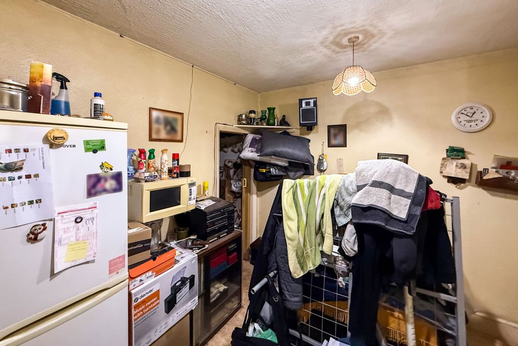 Property photo 2 of 16 69 Bettesworth Road, Ryde, Isle Of Wight Po33 3En