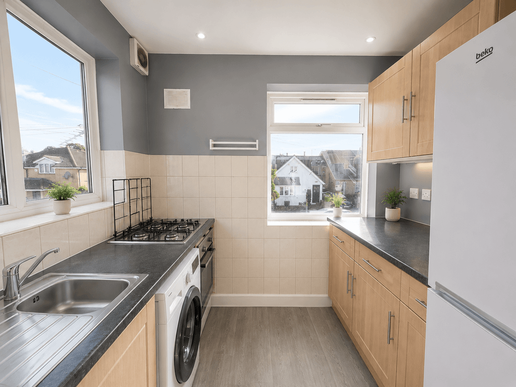 Property photo 2 of 5 4B296556-73d3-45A8-Bfd5-E3B4Ac8A175B