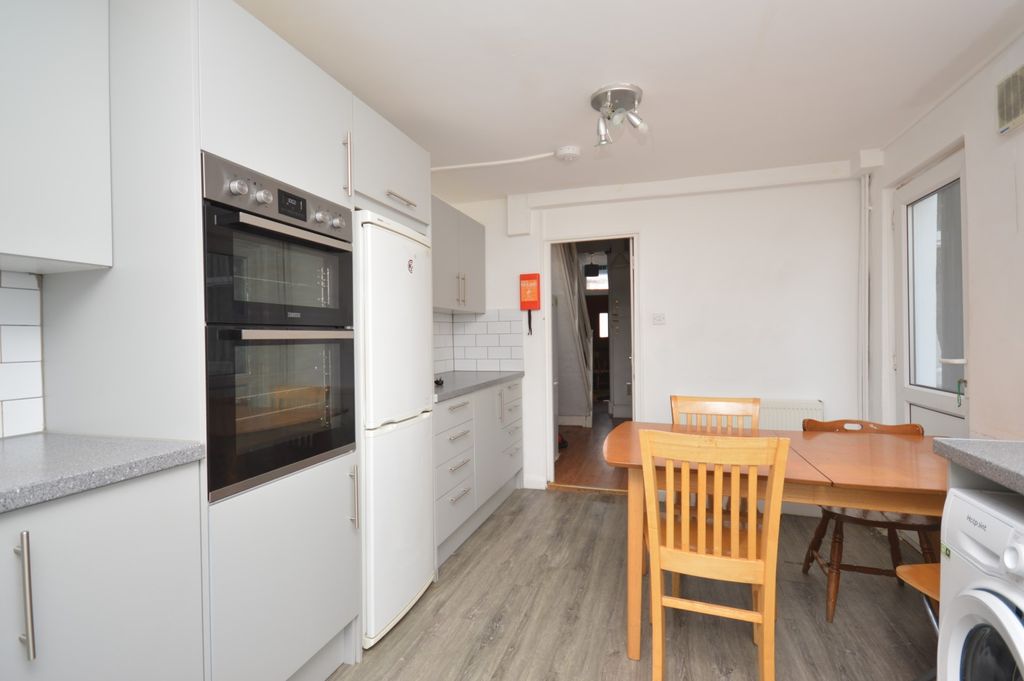 Property photo 2 of 14 Photo 05