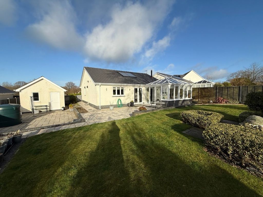 Property photo 2 of 32