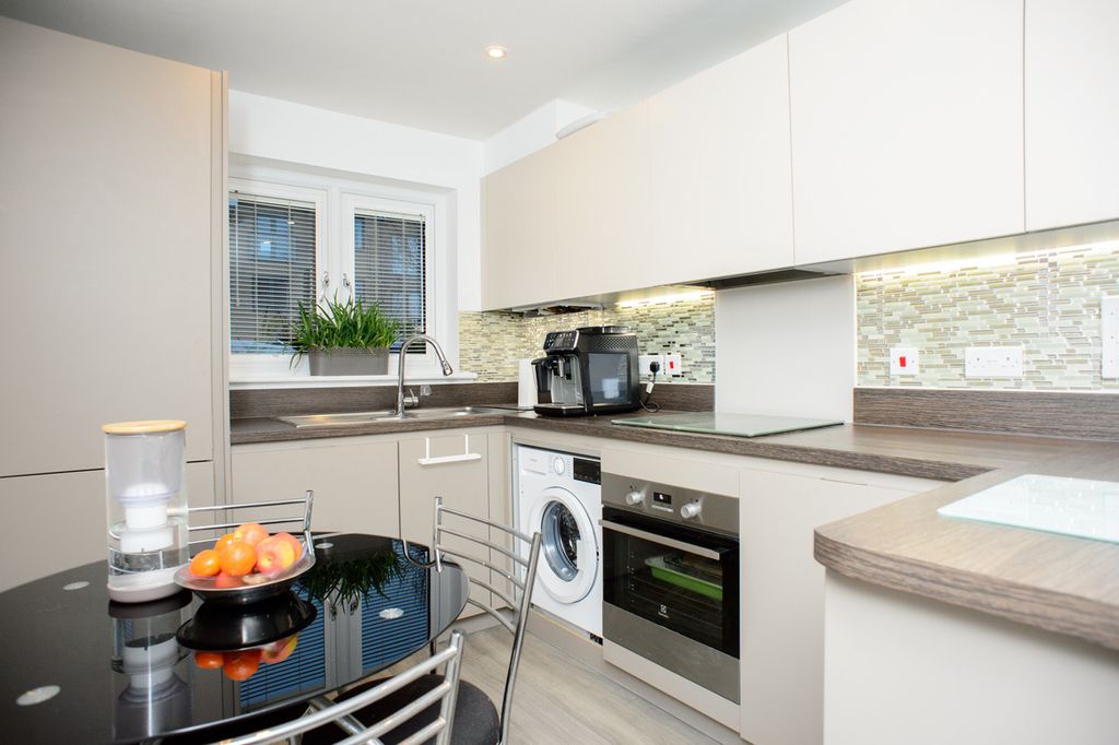 Property photo 3 of 18