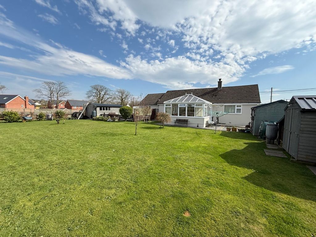 Property photo 2 of 35