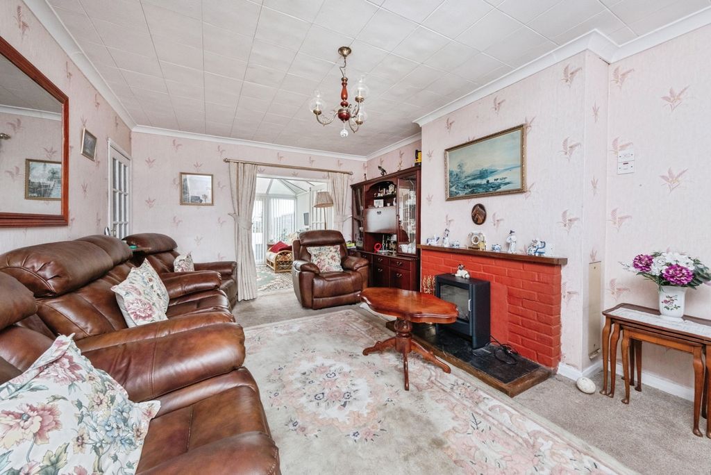 Property photo 3 of 17 Photo