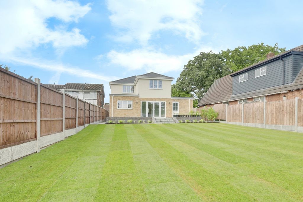 Property photo 2 of 21