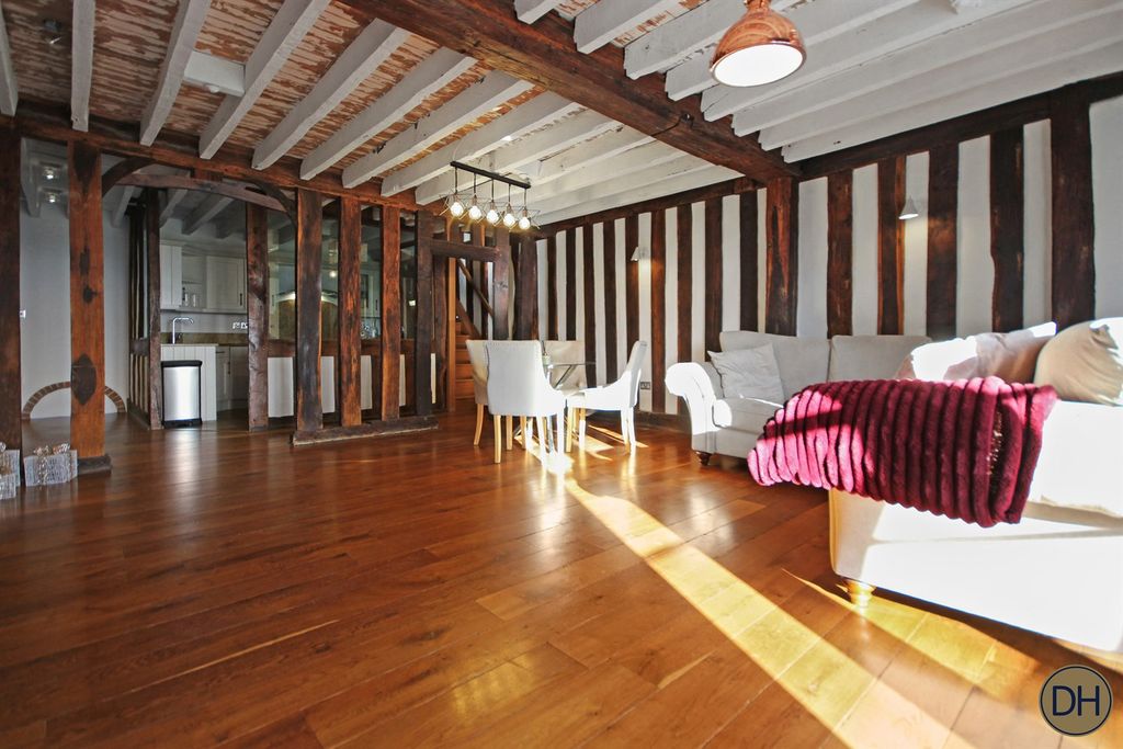 Property photo 3 of 12 The Manor