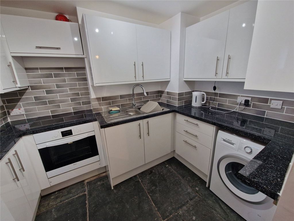 Property photo 2 of 8 Picture No. 06