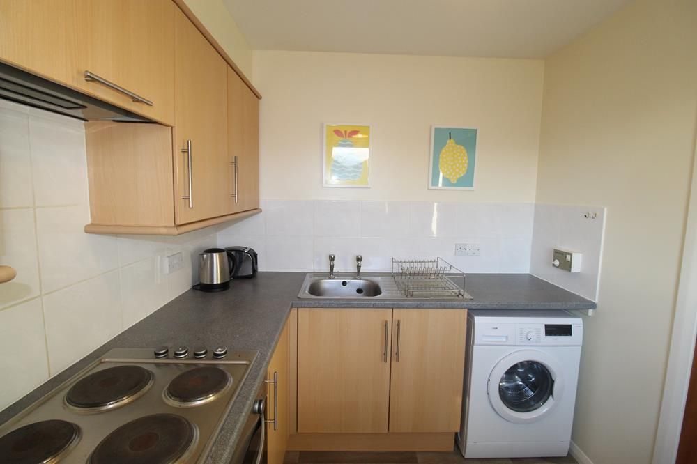 Property photo 3 of 7 Kitchen 2