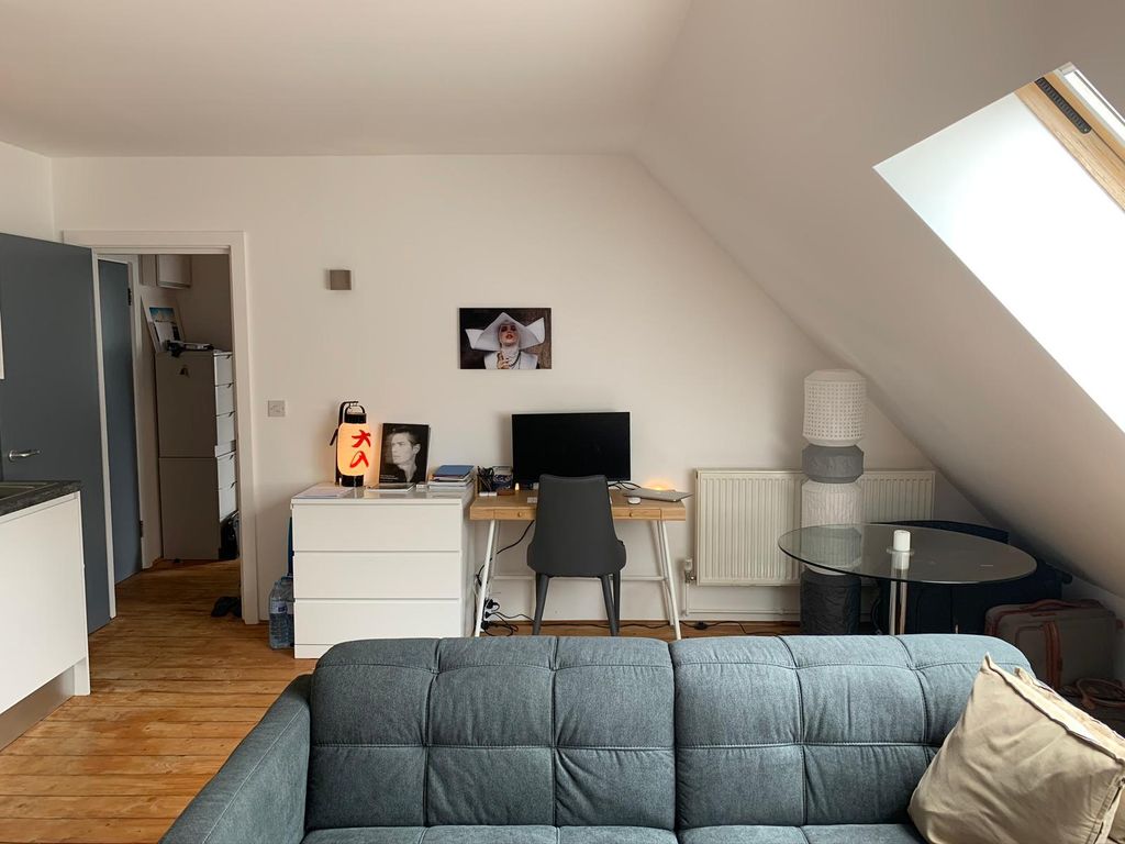 Property photo 2 of 6