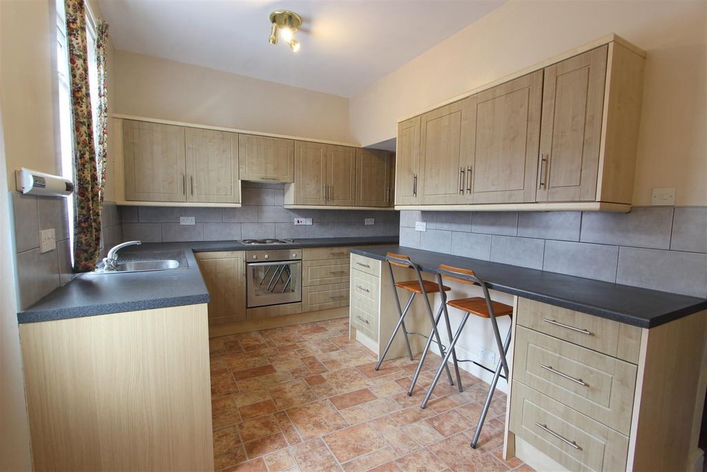 Property photo 3 of 9 Kitchen/Diner