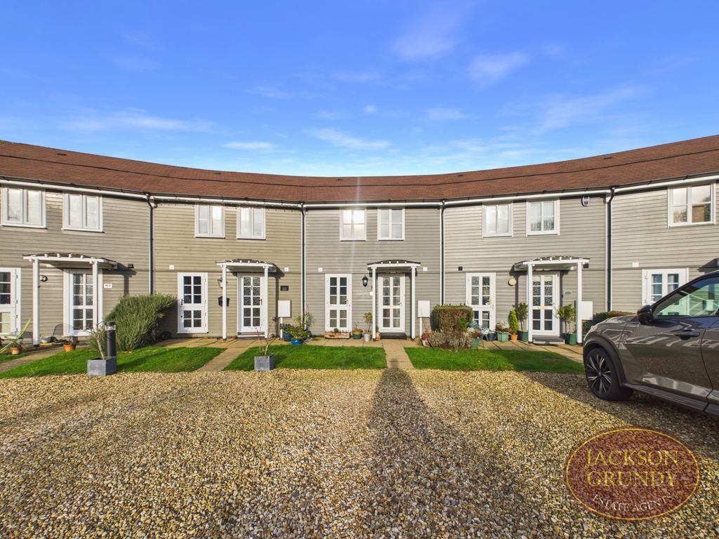 Property photo 1 of 15 Crescent Lodge