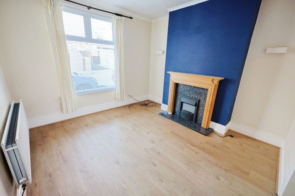 Property photo 2 of 9 Pbox-Img.Jpg