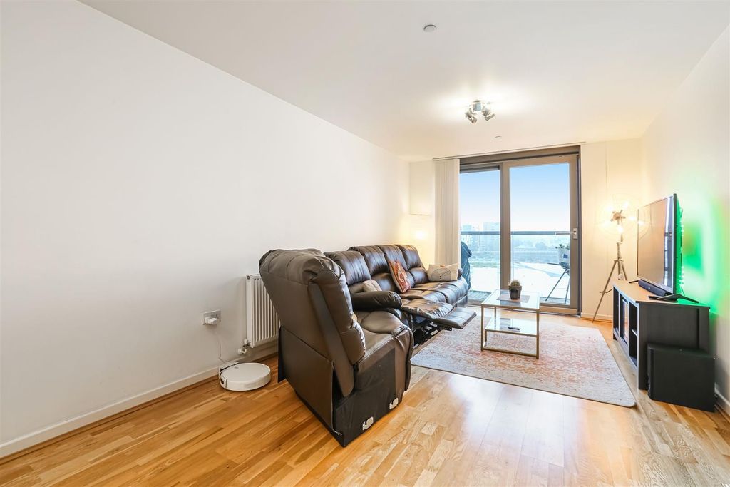 Property photo 3 of 9 Living Room 2.Jpeg