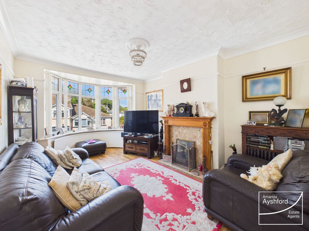 Property photo 2 of 25