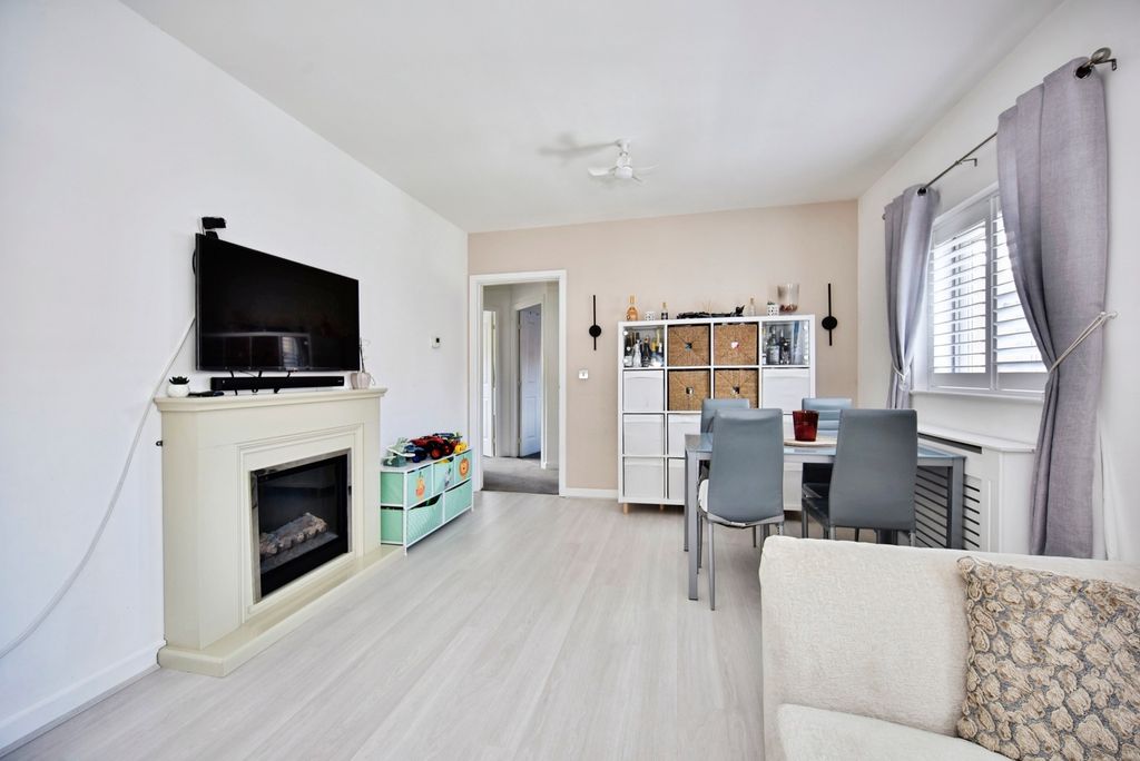 Property photo 2 of 12 Pbox-Img.Jpg