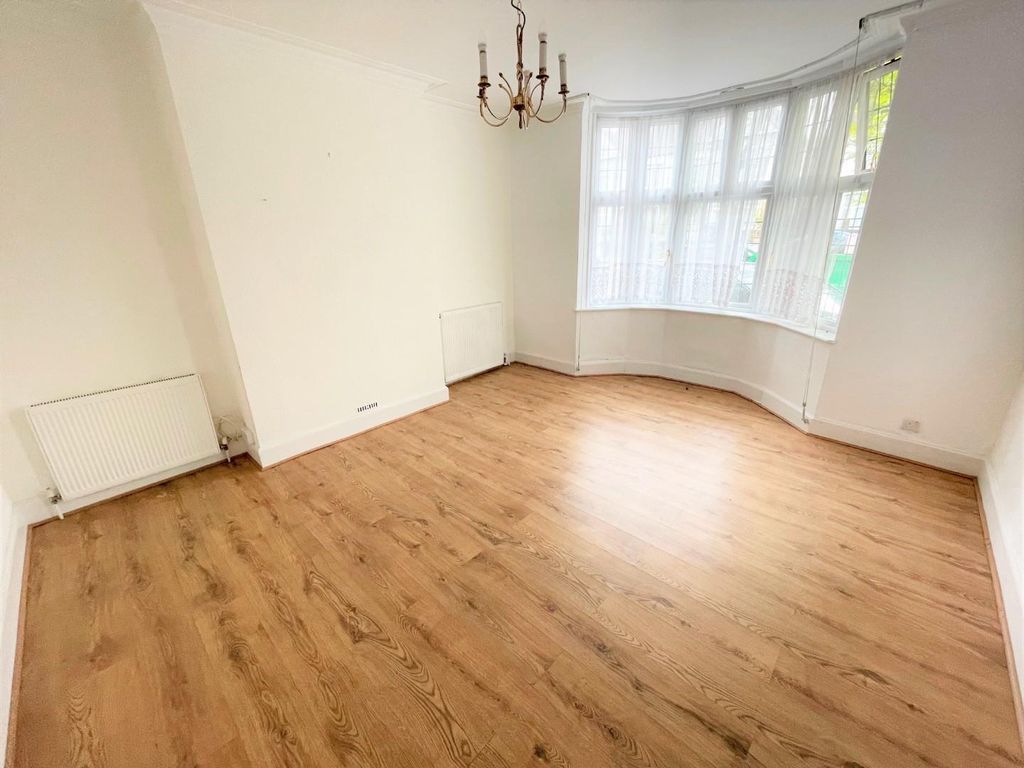 Property photo 2 of 6 Bedroom 1.Jpg